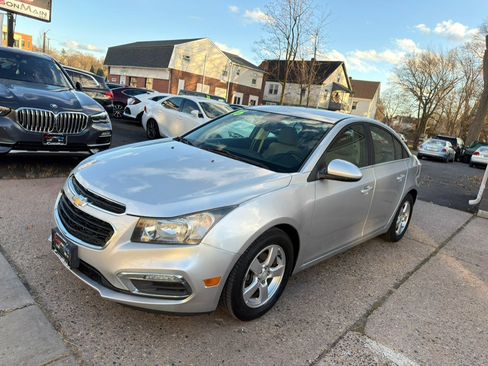 Used 2016 Chevrolet Cruze LT w/ Technology Package image 3