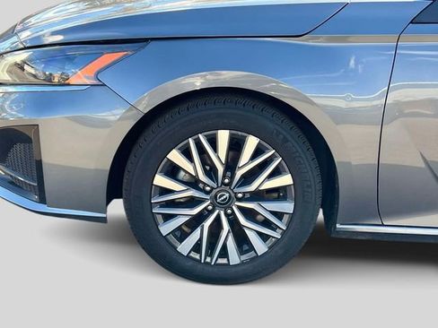 Certified 2024 Nissan Altima 2.5 SV FWD image 11