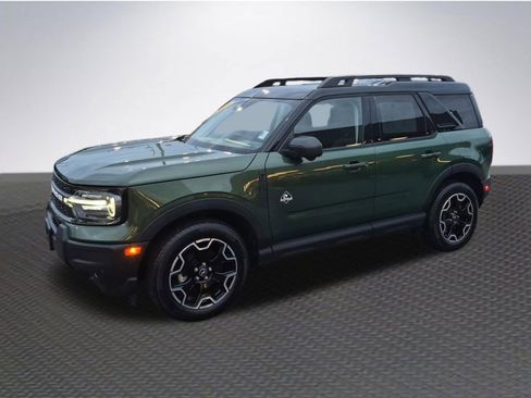 Certified 2025 Ford Bronco Sport Outer Banks w/ Outer Banks Tech Package+ image 2