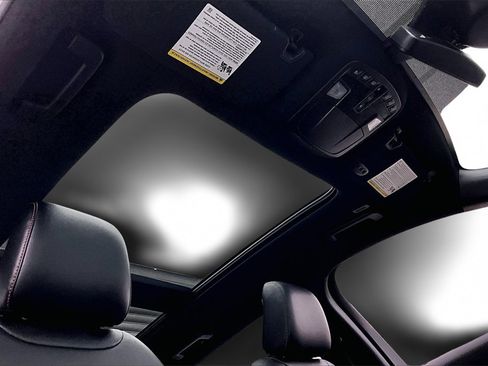 Certified 2022 Ford Edge ST-Line image 22