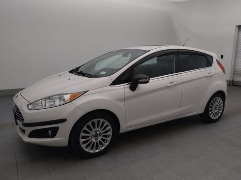 Used 2016 Ford Fiesta Titanium image 2