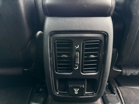 Used 2018 Jeep Grand Cherokee Altitude image 29