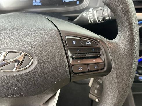 Used 2024 Hyundai Venue SE FWD image 20