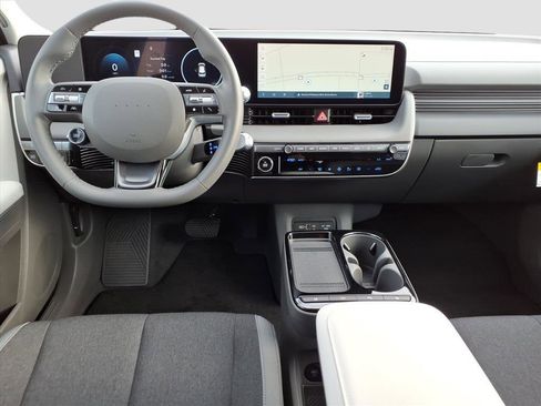 Used 2025 Hyundai Ioniq 5 SE image 8