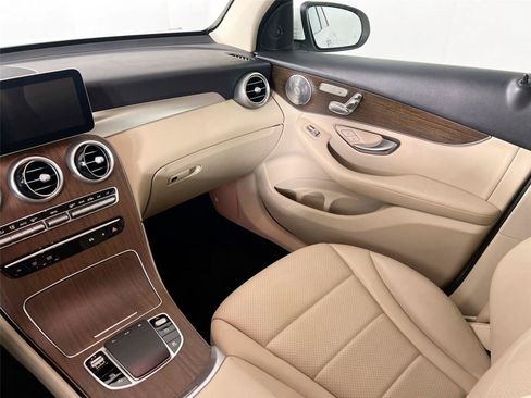 Certified 2020 Mercedes-Benz GLC 300 4MATIC image 24