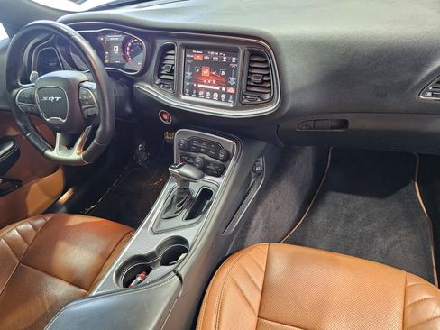 Used 2016 Dodge Challenger SRT Hellcat RWD image 5