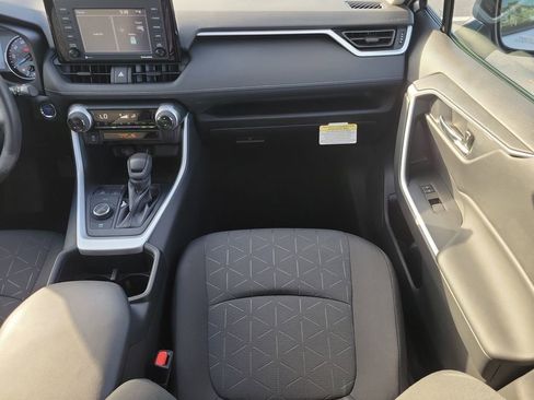 Used 2022 Toyota RAV4 XLE image 13