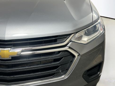Used 2021 Chevrolet Traverse LS FWD image 11