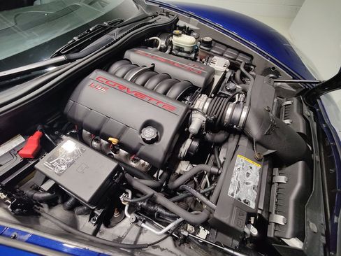 Used 2007 Chevrolet Corvette Convertible w/ Preferred Equipment Group image 3