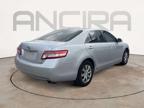 Used 2011 Toyota Camry LE image 7