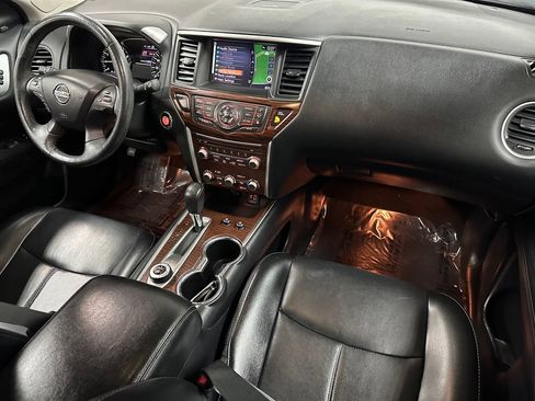 Used 2019 Nissan Pathfinder Platinum AWD/4WD image 12