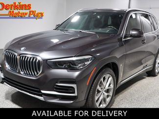 Used 2022 BMW X5 sDrive40i w/ Parking Assistance Package video 1