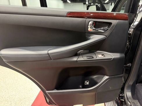 Used 2014 Lexus LX 570 4WD image 26