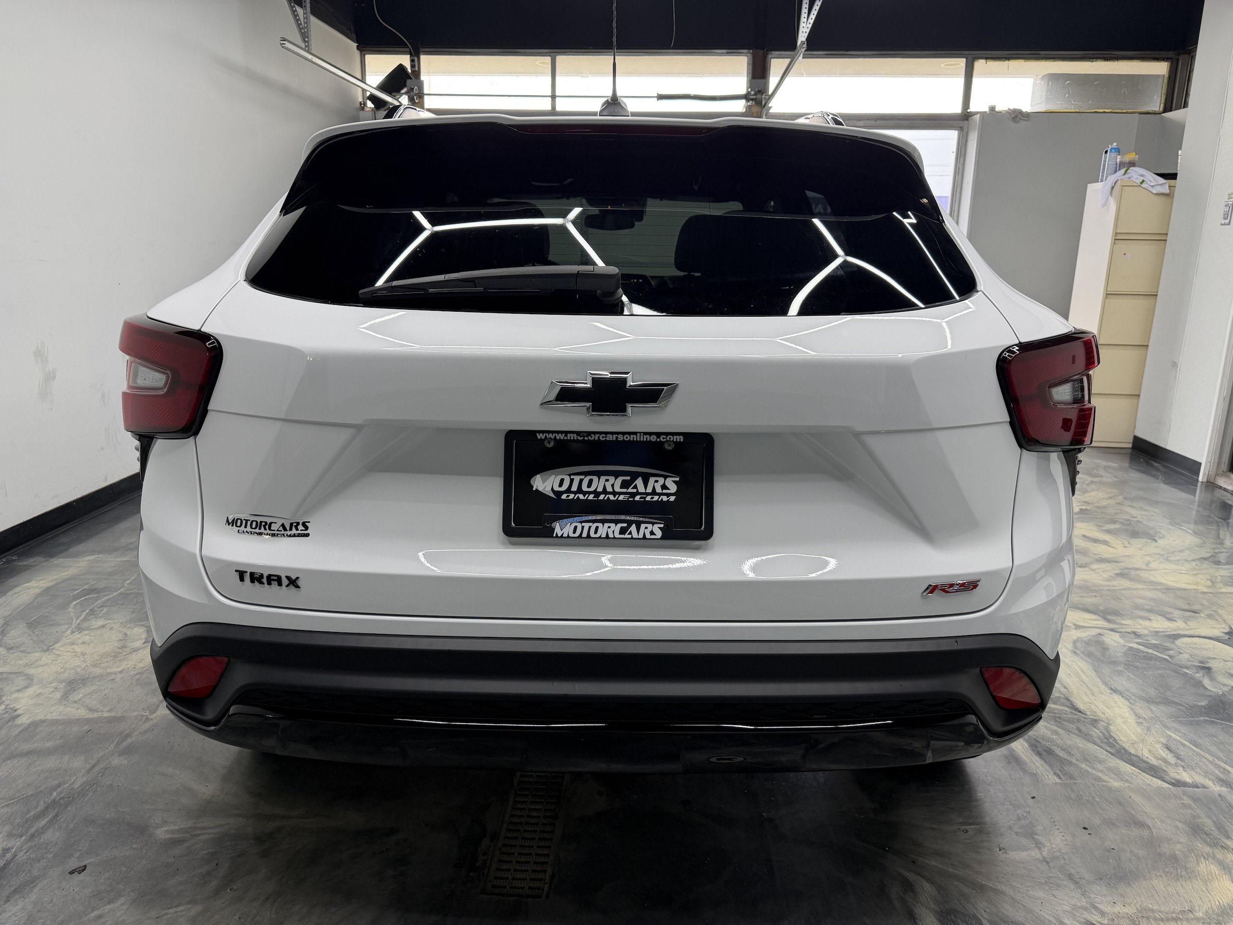 Used 2024 Chevrolet Trax RS w/ Sunroof Package FWD image 8