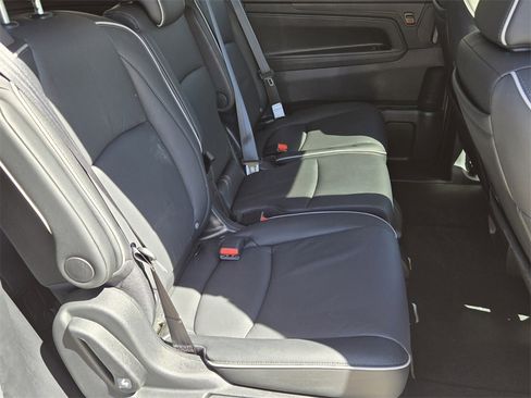 Certified 2025 Honda Odyssey Touring image 18