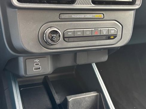 Used 2025 Ford Maverick XL image 18