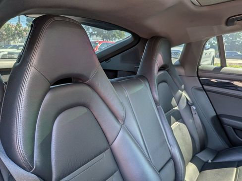Used 2020 Porsche Panamera RWD image 35