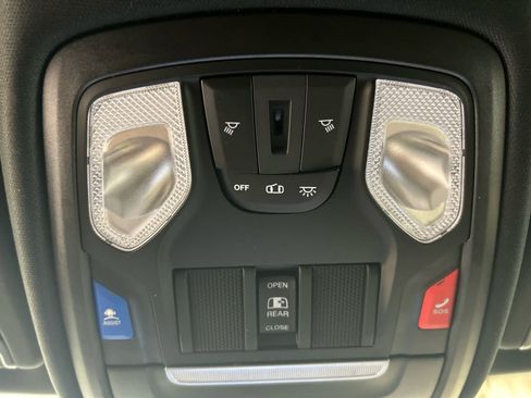 Used 2022 RAM 1500 Big Horn AWD/4WD image 6