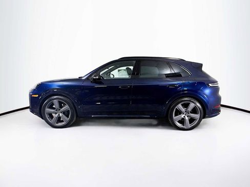 New 2025 Porsche Cayenne Turbo image 2