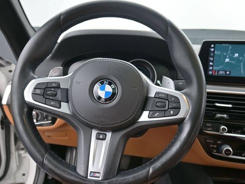 Used 2018 BMW 530i xDrive AWD/4WD image 11