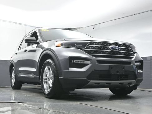 Used 2023 Ford Explorer XLT w/ Equipment Group 202A RWD image 32
