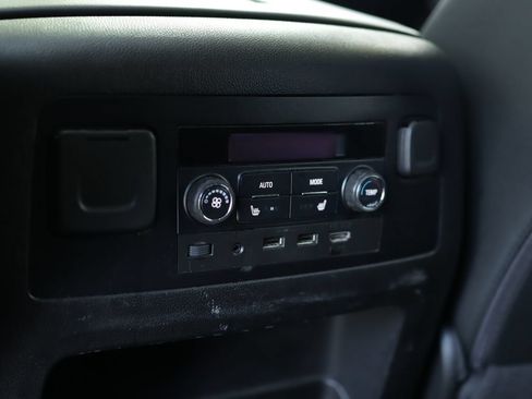 Used 2020 Chevrolet Tahoe LT AWD/4WD image 32