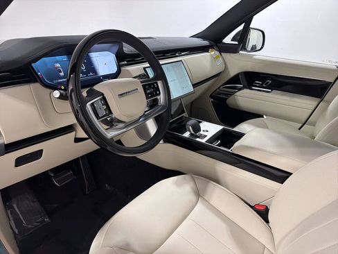 New 2026 Land Rover Range Rover Long Wheelbase SE AWD/4WD image 10
