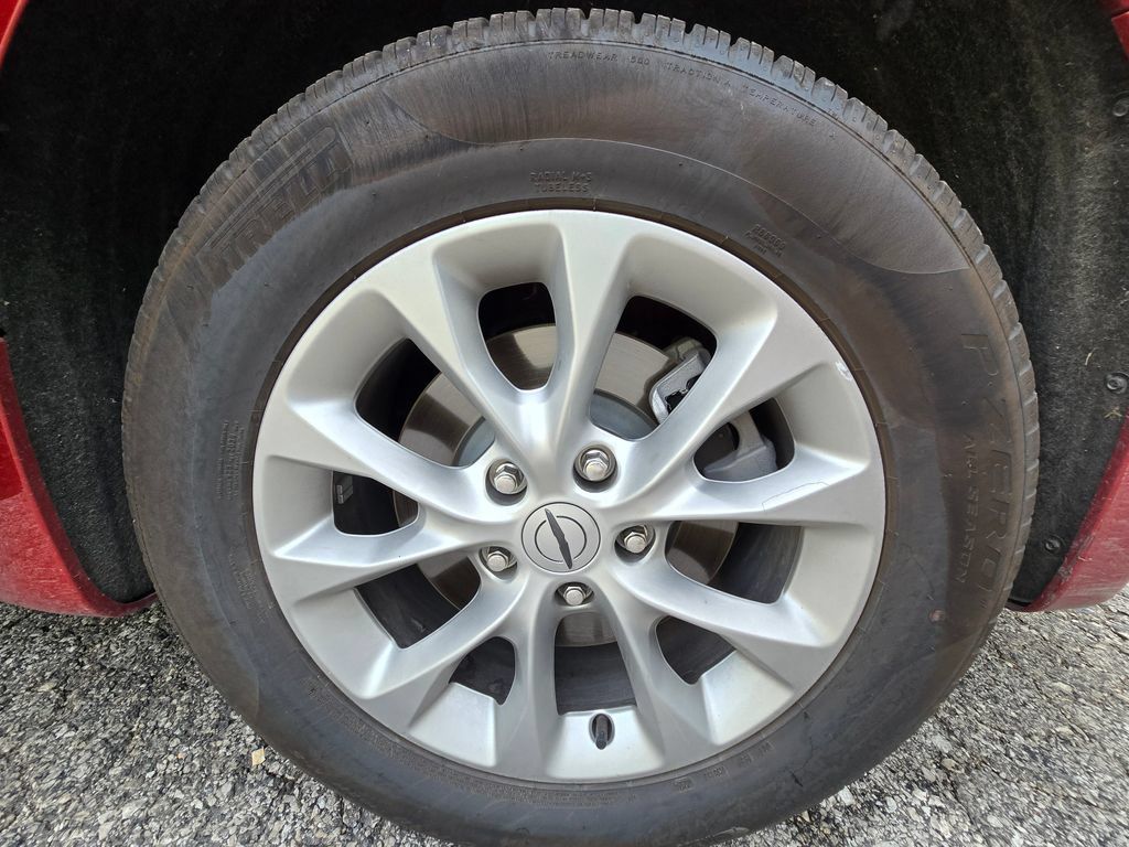 Used 2025 Chrysler Pacifica Select AWD/4WD image 18