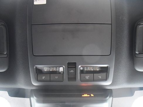 Used 2024 MAZDA MAZDA3 s image 27