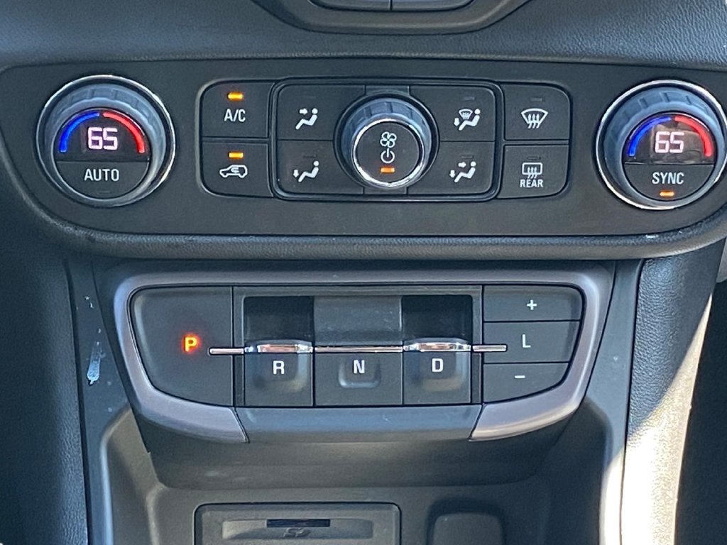 Used 2023 GMC Terrain AT4 AWD/4WD image 13