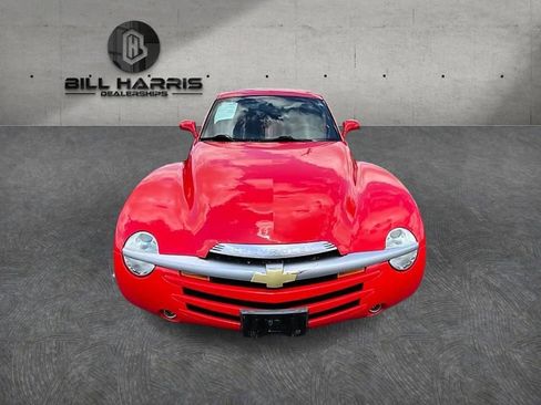 Used 2005 Chevrolet SSR w/ Preferred Equipment Group RWD image 2