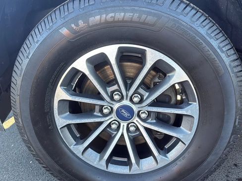 Used 2018 Ford F150 XLT w/ Equipment Group 302A Luxury AWD/4WD image 5
