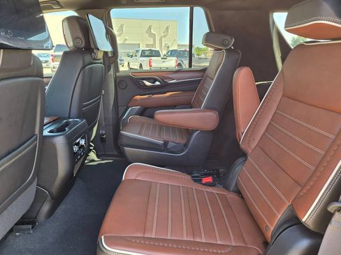 Used 2023 GMC Yukon Denali Ultimate AWD/4WD image 24