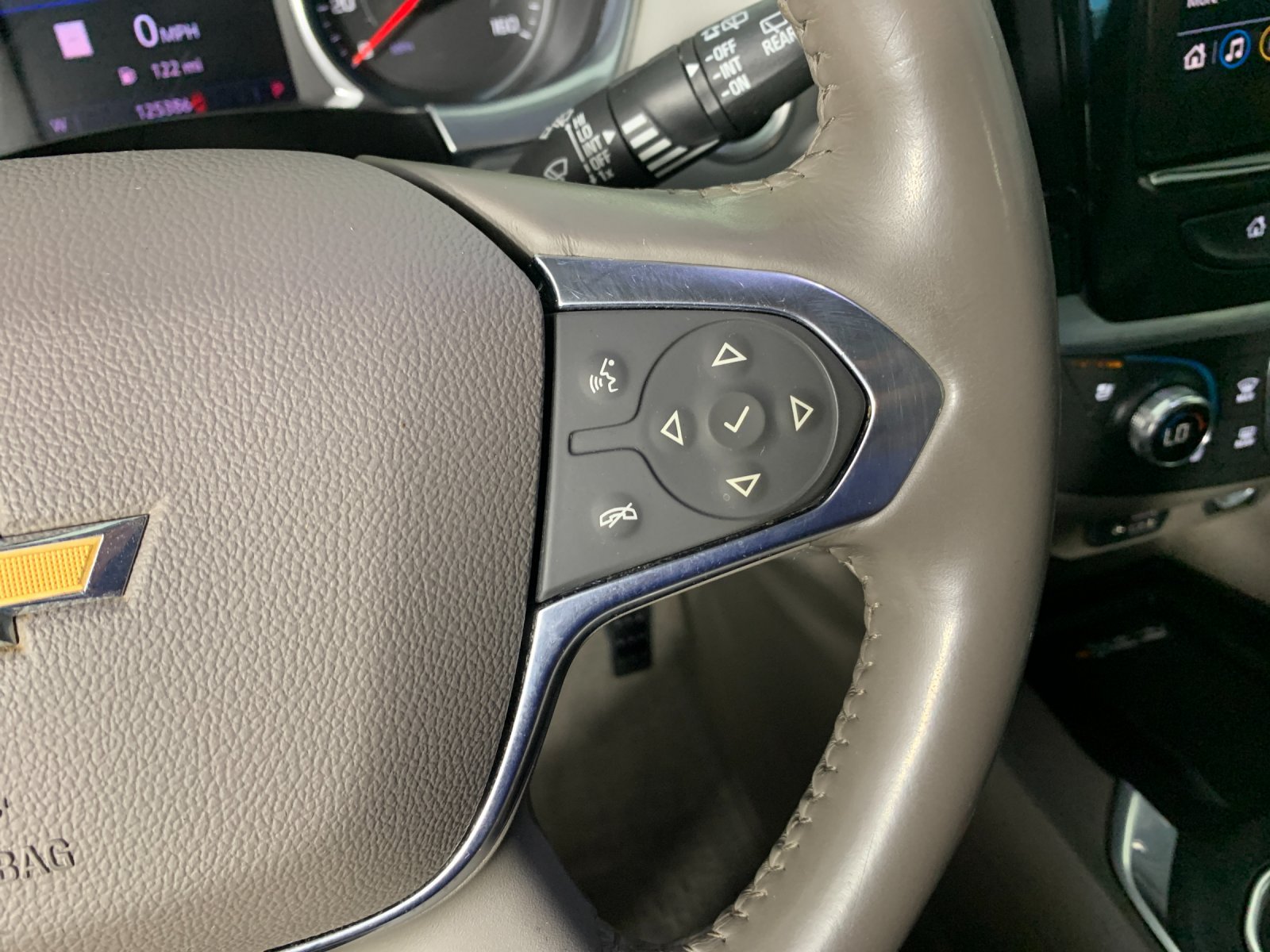 Used 2020 Chevrolet Traverse Premier w/ LPO, Floor Liner Package FWD image 19