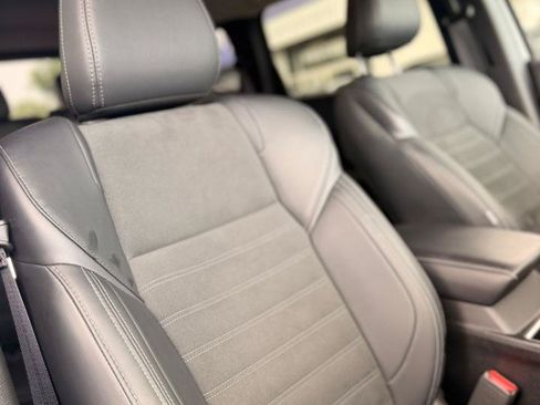 Used 2024 Mitsubishi Outlander FWD image 14