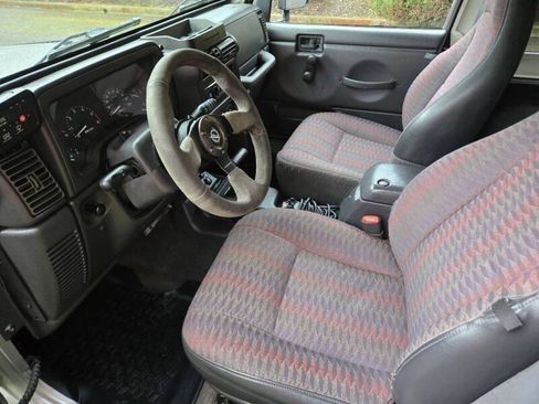 Used 2000 Jeep Wrangler Sport AWD/4WD image 2