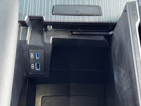 Used 2023 Toyota Sienna XSE image 33