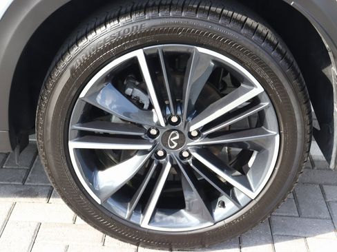 Certified 2025 INFINITI QX55 Luxe w/ Cargo Package image 4