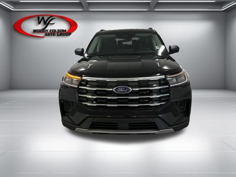 New 2026 Ford Explorer Active RWD image 2