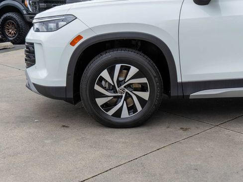 Used 2025 Volkswagen Tiguan S AWD/4WD image 24