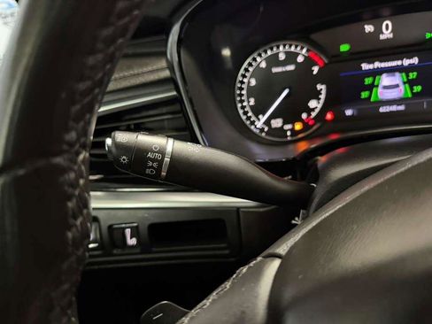 Used 2022 Cadillac XT6 Luxury image 37