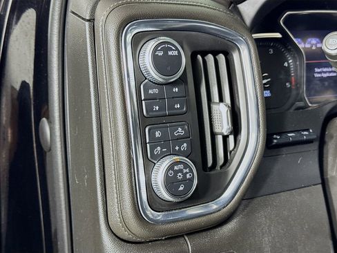 Used 2022 GMC Sierra 3500 Denali w/ Denali Black Diamond Edition AWD/4WD image 14