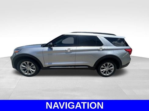 Certified 2022 Ford Explorer XLT w/ Equipment Group 202A image 8