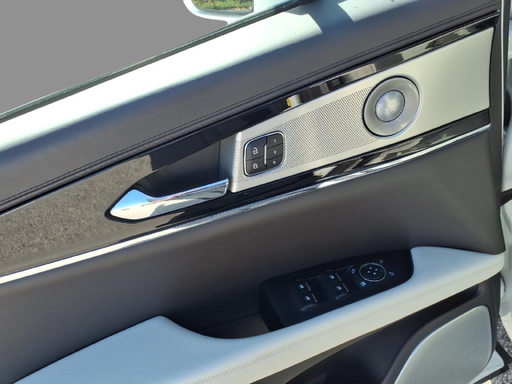 Certified 2023 Lincoln Nautilus Black Label AWD/4WD image 21