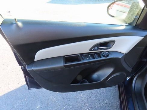 Used 2016 Chevrolet Cruze LS image 19