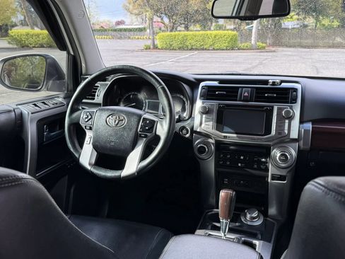 Used 2016 Toyota 4Runner Limited AWD/4WD image 3