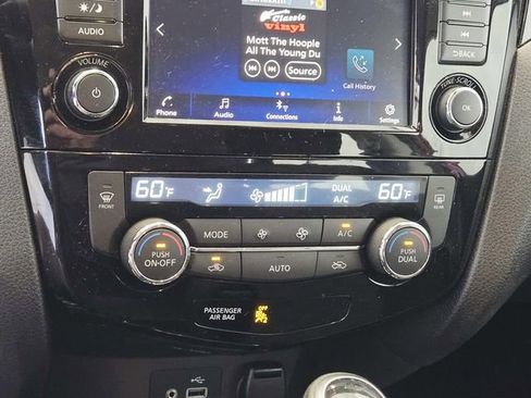 Used 2021 Nissan Rogue Sport SV image 23