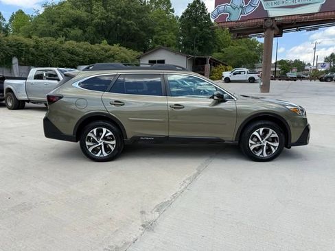 Used 2022 Subaru Outback Limited AWD/4WD image 3