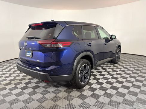 Used 2025 Nissan Rogue SV FWD image 3