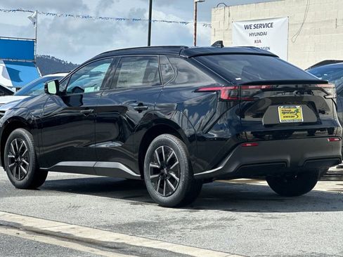 New 2026 Subaru Solterra Premium AWD/4WD image 6